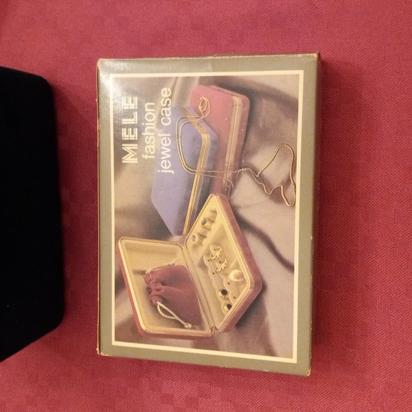 Mele jewelry box, NIB velvet - Picture 8 of 13